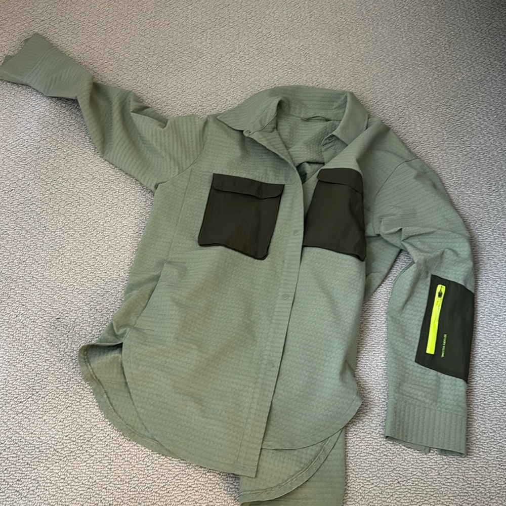 Lululemon Women’s Hiking Shirt, size 14